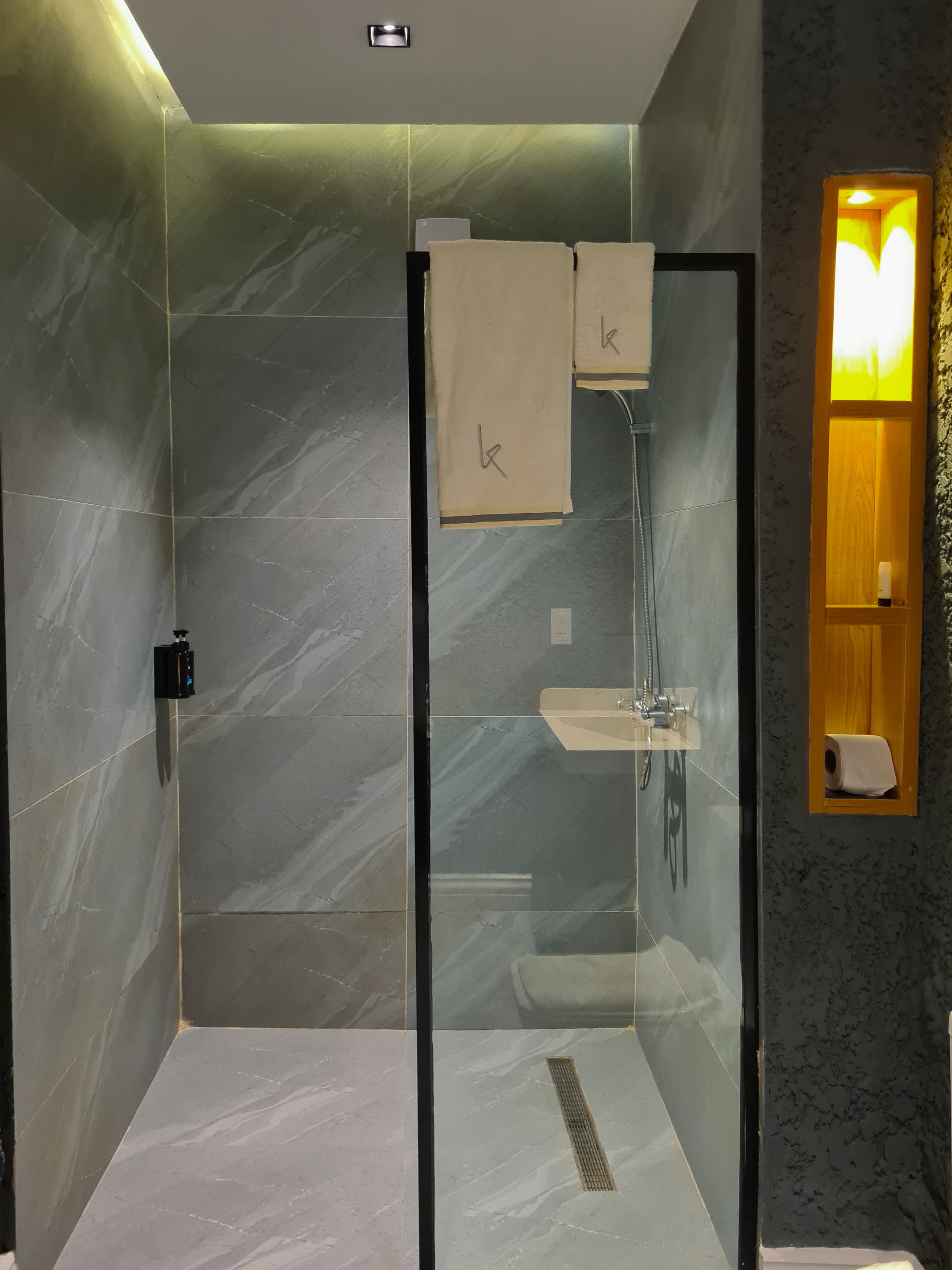 1-Bedroom Suite — Room 102 at Tavern Residence, photo 6 of 9
